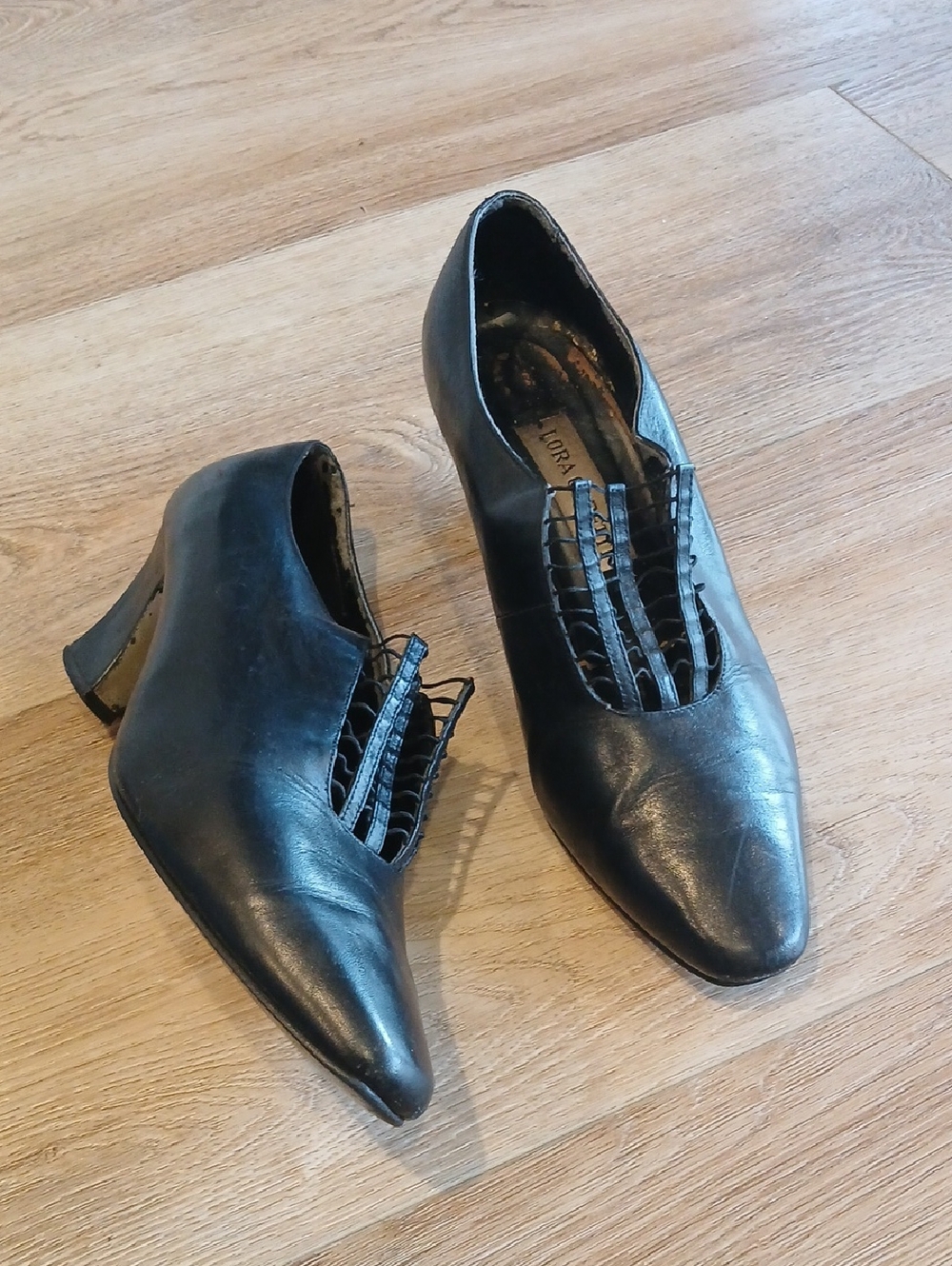 Vintage Lora Garetti Classic Black Low-Heel Pumps 9 Theater Halloween Witch